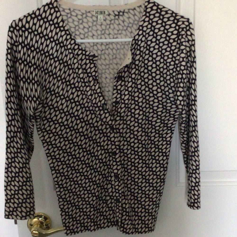 14th & Union Black and Cream Patterned Cardigan